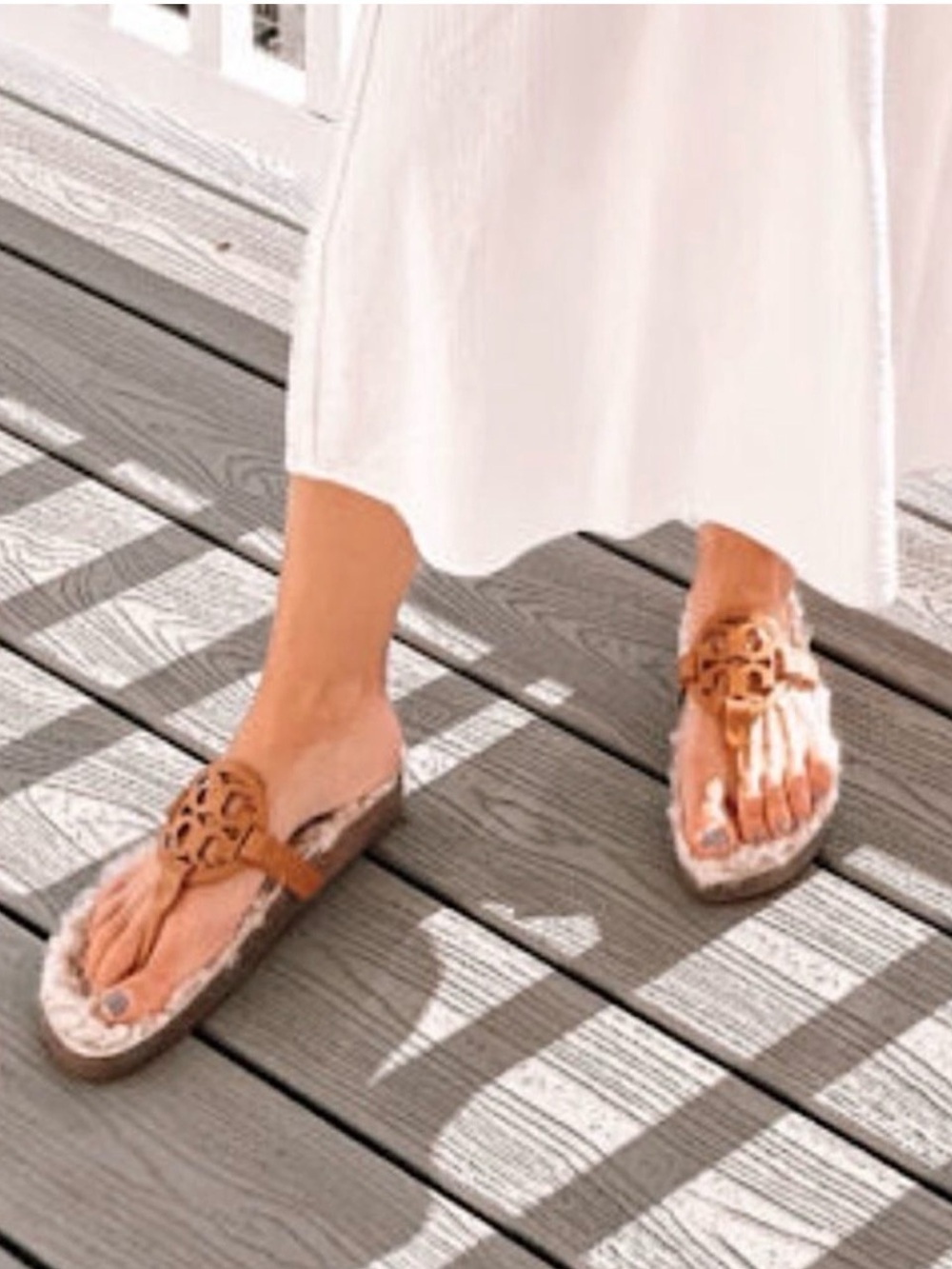 Tory Burch Miller Cloud Shearling/Nappa Leather Sandal.
Size 7 GUC